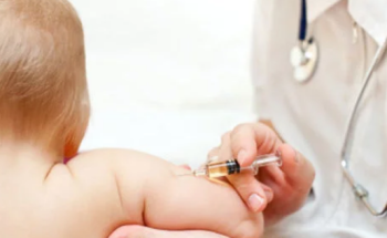 مراكز صحية بجدة ترفض تطعيم أطفال بسبب المواعيد.. وأولياء أمورهم يشكون لـ “الصحة”