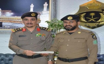 وزير الداخلية يوجه بتكريم أحد رجال الأمن الذي  أصيب في مهمة أمنية