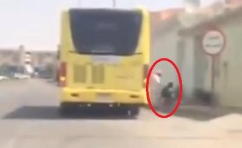 *”تعليم عنيزة” يشكر سائق حافلة مدرسية ويُعِدُ تكريما له*