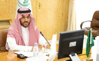 سمو الأمير فيصل بن فهد بن مقرن يلتقي مدير المدينة الصناعية بـ حائل وملاك المصانع.