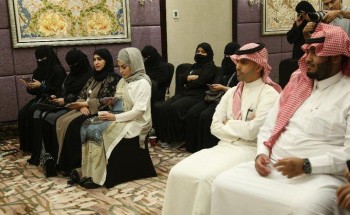 أمسيات موسم الرياض .. “الشعر والإنشاد” يتألقان بمعرض الصقور والصيد