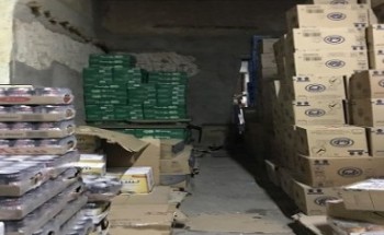 بالصور .. ضبط منازل طينية تُخزن مواد غذائية بطريقة غير آدمية في الرياض