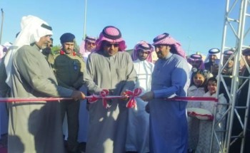 بالصور..مواطن  يُقدم المشروبات الساخنة والمأكولات لأبطال الحد الجنوبي بعسير على مدار الساعة