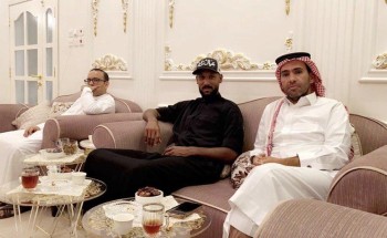 شاهد.. أسرة سعودية تستضيف الفرنسي “أنيلكا” في المدينة.. واللاعب يعبر عن سعادته