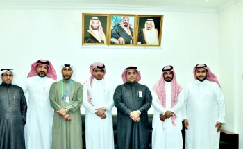 مدير عام بنك التنمية الاجتماعية بالاحساء يكرم مدير مكتب بريد سلوى