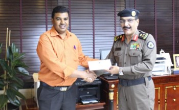 أمير منطقة الرياض يكرم مقيم نظير أمانته