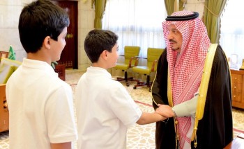سمو أمير الرياض يستقبل المدير العام لجمعية “أسرة” ببريدة