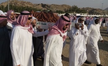 بالصور..تشييع جثمان الإعلامي الدكتور ” محمد عوجري ” بمقبرة الشرائع بـ”مكة المكرمة”