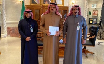 مدير شعبة حفر الباطن يزور محافظ حفر الباطن ويسلمه التقرير المعد للشعبة