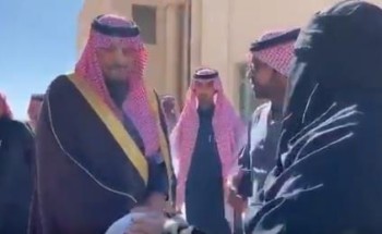 بالفيديو: أمير الشمالية يلتقي بالمواطنين في رفحاء .. شاهد: ردة فعله مع مواطنه!
