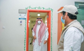 الامير فيصل بن خالد بن سلطان يتفقد مقار المباني الحكومية التي تم تخصيصها مؤقتا لسكن العمال في عرعر