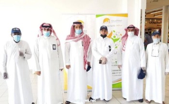 (209) متطوع يشاركون بر جدة توعية المتاجر الكبرى بقواعد السلامة