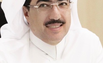 أمين عسير يتلقى التهنئة من أمير المنطقة نظير جهود الأمانة المتميزة بمناسبة حصولها على المركز الثالث على مستوى أمانات المملكة