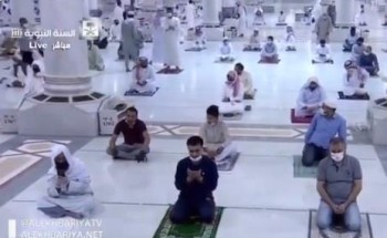 فيديو.. الشيخ “الحذيفي” يهنئ المصلين ويلقي كلمة بعد أداء صلاة الفجر بالمسجد النبوي