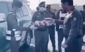 مدير شرطة حائل يعايد رجال الأمن في النقاط الأمنية