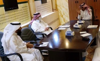 المتحمي محافظ بقيق يطلع على ماتقدمه جمعية البر من أعمال خيرية