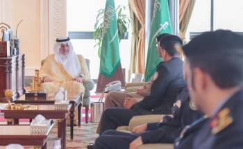 أمير تبوك يستقبل قائد القوات الخاصة للأمن والحماية