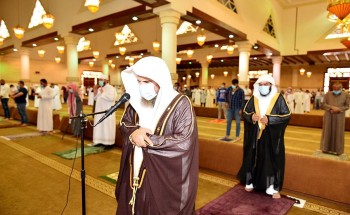 جوامع ومساجد حائل تشهد التزام المواطنين والمقيمين بالإجراءات الاحترازية خلال صلاة الجمعة