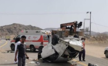 الهلال الأحمر بالباحة يباشر حادث انقلاب سيارة في المخواة