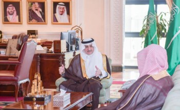 أمير تبوك يطلع على التقرير الشؤون الإسلامية الخاص بتهيئة جوامع ومساجد المنطقة وتعقيمها وتجهيزها