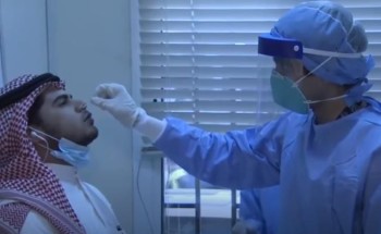 بالفيديو: لحظة إجراء المسحة الطبية لمراسل الأخبارية لفحص فيروس كورونا