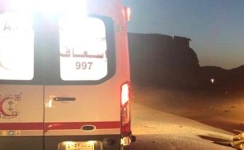الهلال الأحمر بتبوك يباشر حادث تصادم على طريق شرما