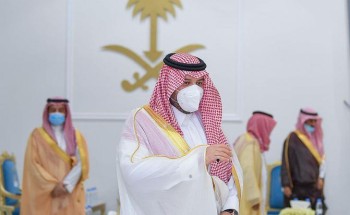 أمير الحدود الشمالية يستقبل شيوخ القبائل والمعرفين وأعضاء مجلس المنطقة وجموع الموطنين