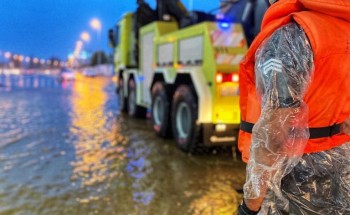 بالصور .. عدد من مناطق مكة تشهد أمطاراً من خفيفة إلى متوسطة وغزيرة