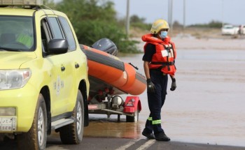الدفاع المدني يباشر عدداً من الحالات الناتجة عن الحالة المطرية ويرفع درجة الجاهزية في بعض المناطق