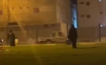 شاهد: متهور يفحط بسيارته في أماكن مأهولة بالمتنزهين في حفر الباطن