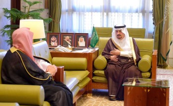 سمو الأمير فيصل بن بندر يستقبل أمين عام جمعية البر الأهلية بالرياض