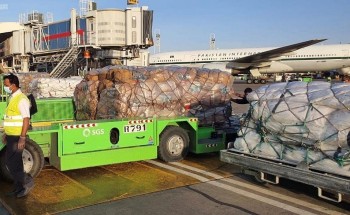 مركز الملك سلمان للإغاثة يُسيّر أولى طلائع الجسر الجوي السعودي للبنان لمساعدة منكوبي الانفجار في مرفأ بيروت.