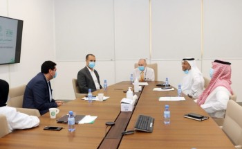 التجمع الصحي الأول والتخصصي يستعرضان إنجازاتهما أمام جونز هوبكنز