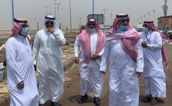 “محافظ صامطة” يقف على المشاريع المُنَفّذة والجاري تنفيذها بمركز “السهي”