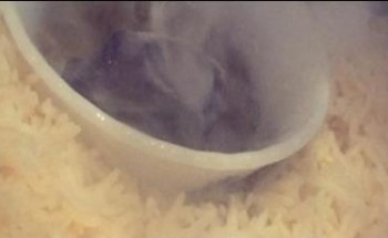 النمر يحذر من خلط الفحم المشتعل مع الأرز أو الشاي أثناء إعداده