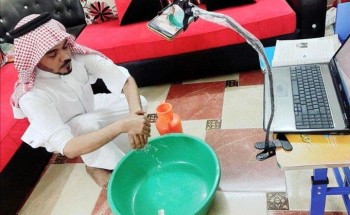 حرصاً منه على التطبيق العلمي .. شاهد: معلم يشرح صفة الوضوء لطلابه عبر “مدرستي”