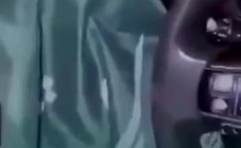 شرطة الرياض: الإطاحة بمواطن تعمد إسقاط العلم الوطني من مركبةٍ في وادي الدواسر