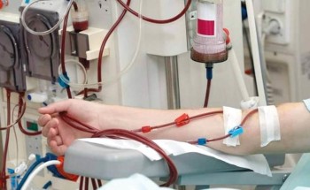 بعد أن ظلت تعاني .. مواطنة تنهي معاناة والدتها وتتبرع بإحدى كليتيها