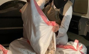 القبض على مواطنين قاما بنقل كمية ضخمة من الحبوب المخدرة بعسير