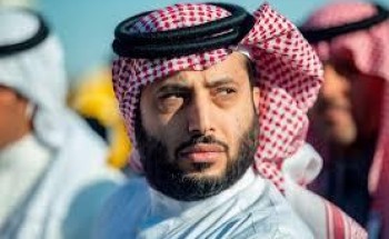 “مقطعها طير النوم من عيني”.. تركي آل الشيخ يعِد بالتواصل مع أم الأيتام