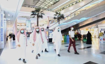 وكيل التوعية والتوجيه بالرئاسة العامة لهيئة الأمر بالمعروف يقف ميدانياً على تنفيذ حملة (الصلاة نور) بالرياض