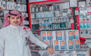 في بادرة طيبة ومميزة .. معلم يهدي لــ” جميع  طلاب مدرسته” بأجهزة ذكية ويثير الإعجاب