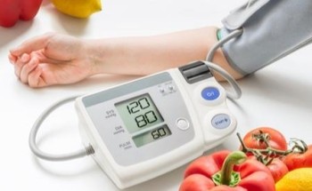 الصحة تكشف عن إجراءت تساعد على المحافظة بمستوى ضغط دم طبيعي