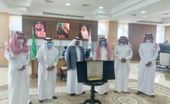 معالي رئيس جامعة الباحة يستقبل رئيس المركز الإعلامي بالمنطقة