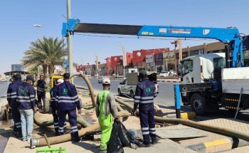 أمانة حفر الباطن تقوم بتنفيذ خطة طوارئ السيول