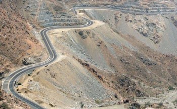 بسبب هطول الأمطار .. إغلاق طريق الهدا في الاتجاهين