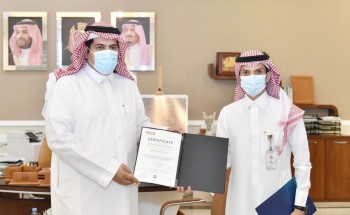 وكيل إمارة جازان يتسلم شهادة تعزيز الايزو لأمن المعلومات iso 27001 بإمارة المنطقة..