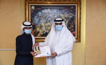 مدير تعليم مكة يكرم طلاب ثانوية مكة ويشيد بإنجازهم العالمي المشرف لعام 2020