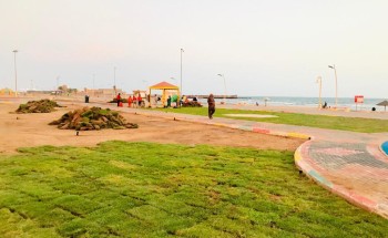 بلدية الشقيق تستكمل أعمال الصيانة والتجديد في الكورنيش