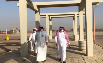 “محافظ صامطة ” يتفقد منتزه الوادي شمال المحافظة